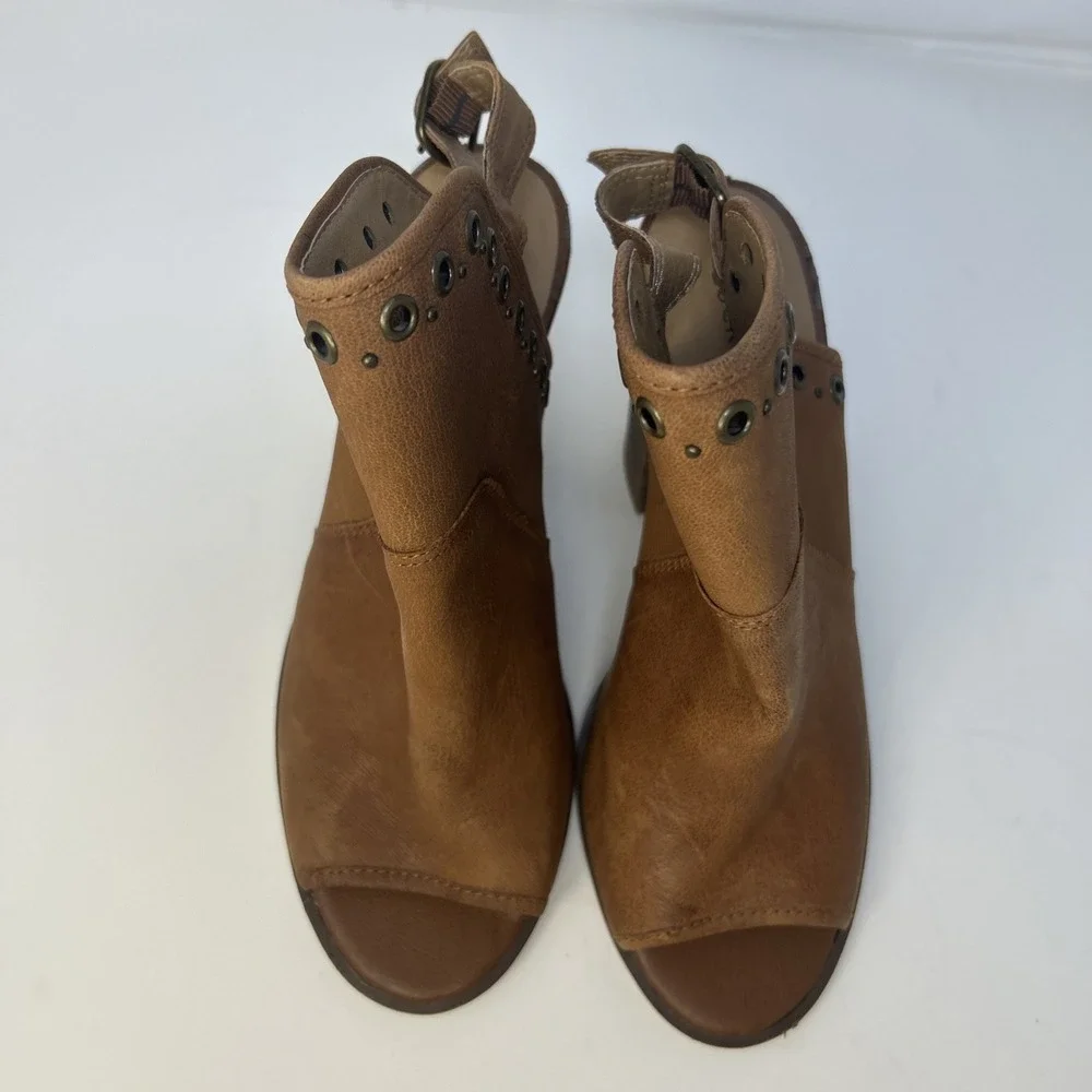 Lucky Brand Lorillar‎ Leather Peep-Toe Heeled Booties – Tan/Toffee – Size 9M
